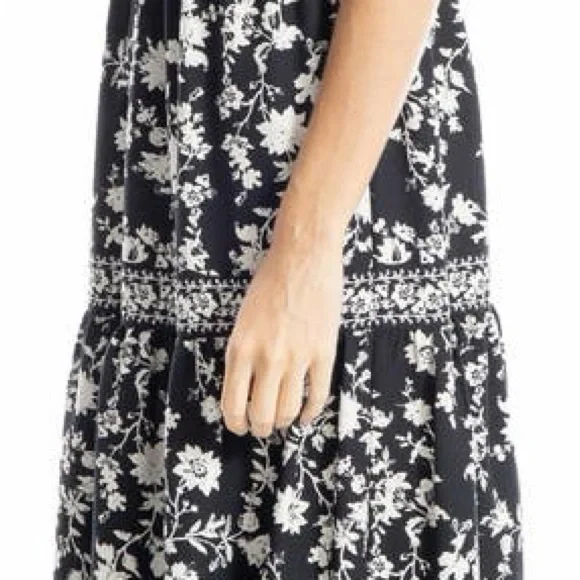 Max Studio Black and White Floral Maxi Dress - Picture 6 of 6